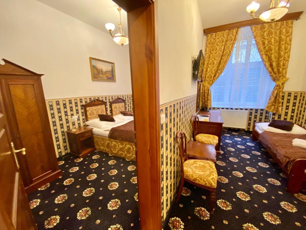 Otel Klarinn Castle